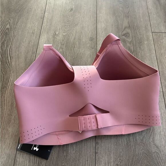 Under armour woman’s uplift high bra very soft - Picture 2 of 4